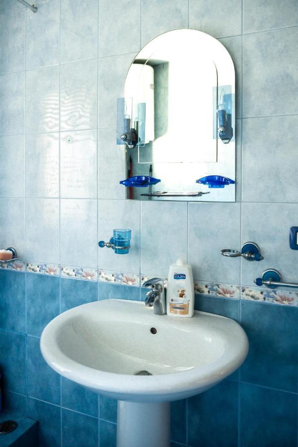 City Center Two Private Bedrooms Near Scanderbeg Square On Shared Apartment Tiranë Luaran gambar