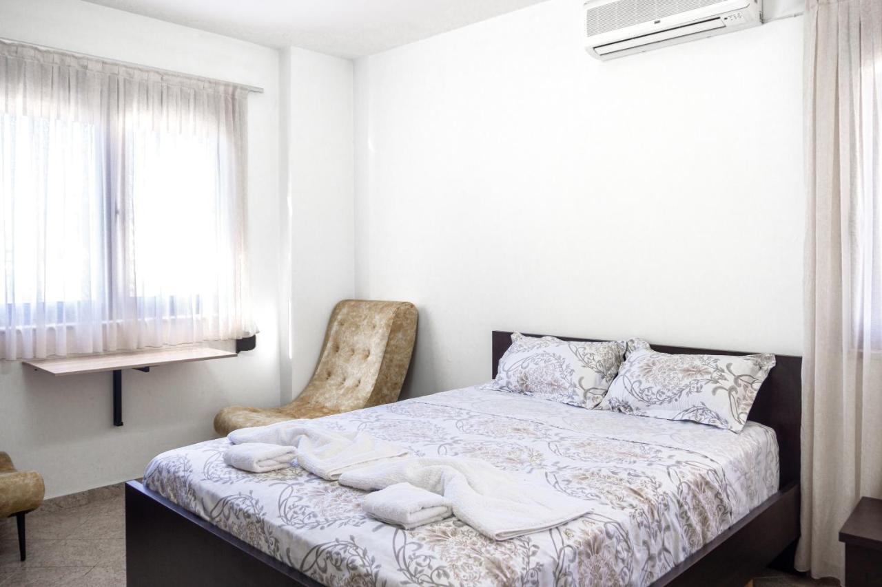 City Center Two Private Bedrooms Near Scanderbeg Square On Shared Apartment Tiranë Luaran gambar
