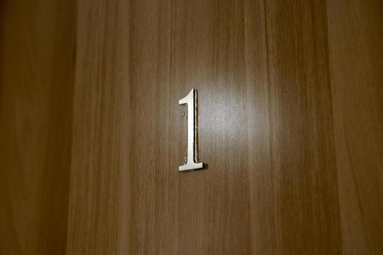 City Center Two Private Bedrooms Near Scanderbeg Square On Shared Apartment Tiranë Luaran gambar