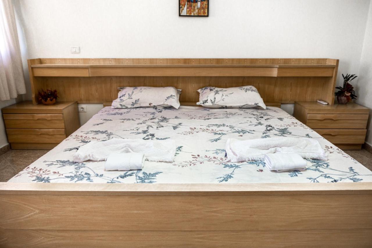 City Center Two Private Bedrooms Near Scanderbeg Square On Shared Apartment Tiranë Luaran gambar
