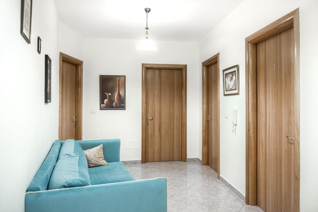 City Center Two Private Bedrooms Near Scanderbeg Square On Shared Apartment Tiranë Luaran gambar