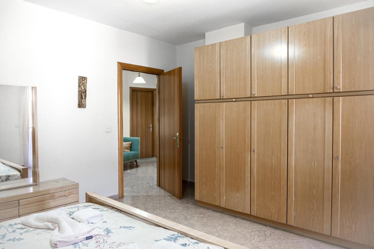 City Center Two Private Bedrooms Near Scanderbeg Square On Shared Apartment Tiranë Luaran gambar
