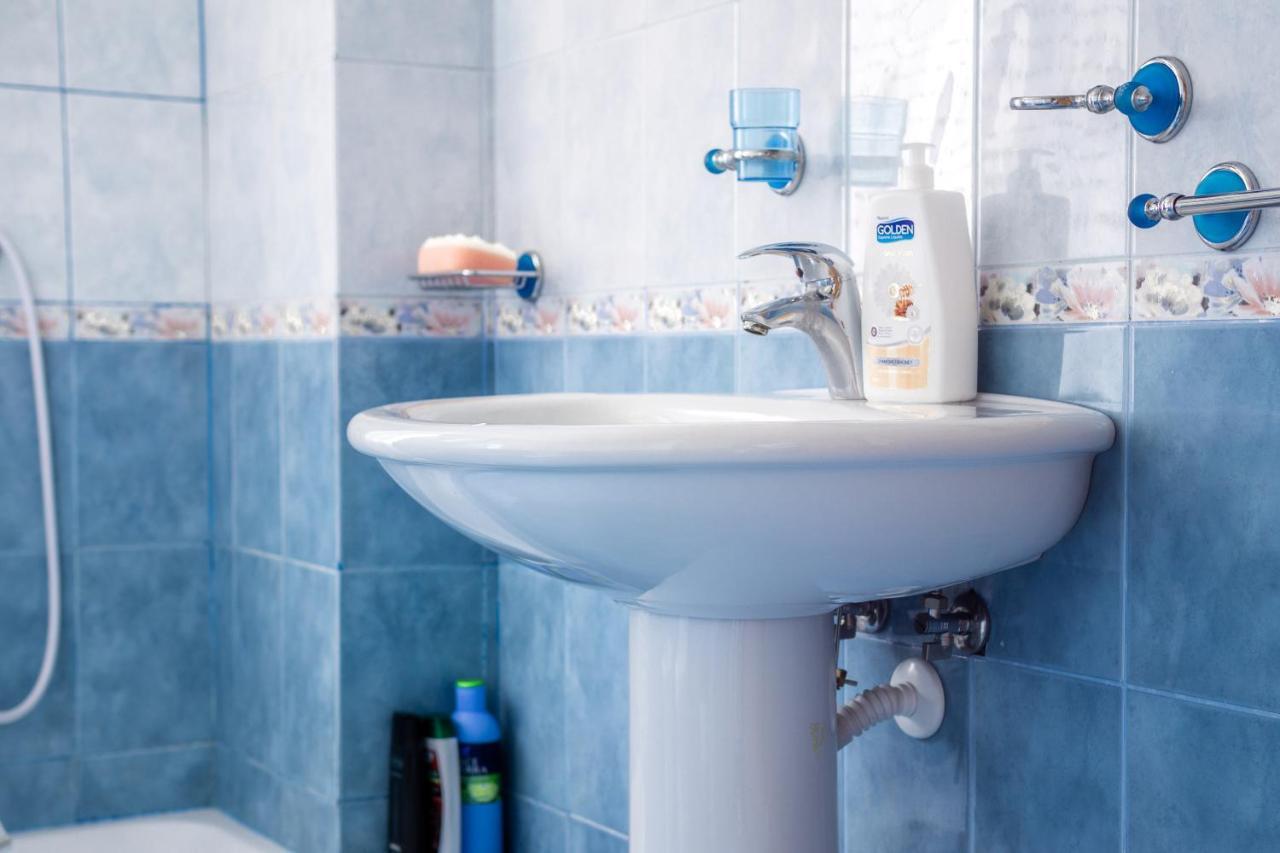 City Center Two Private Bedrooms Near Scanderbeg Square On Shared Apartment Tiranë Luaran gambar
