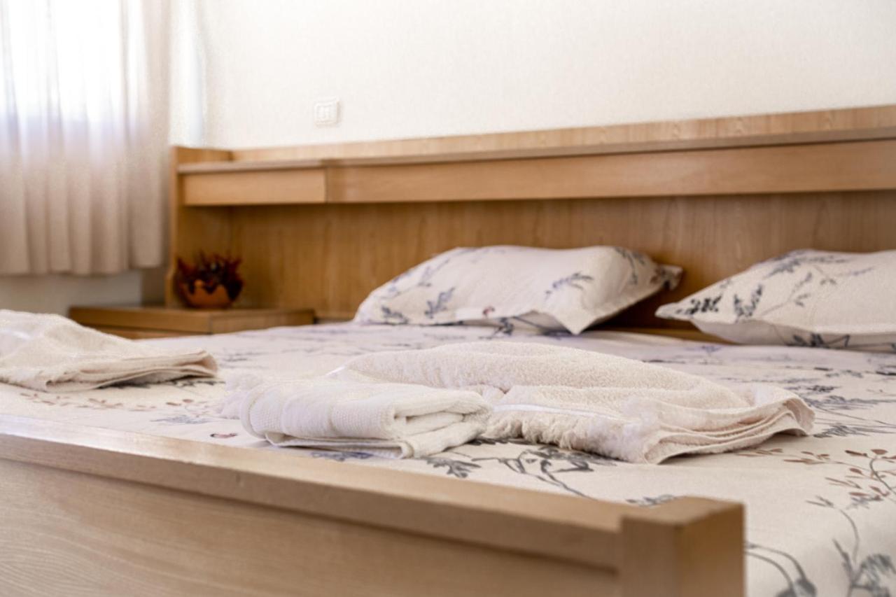 City Center Two Private Bedrooms Near Scanderbeg Square On Shared Apartment Tiranë Luaran gambar