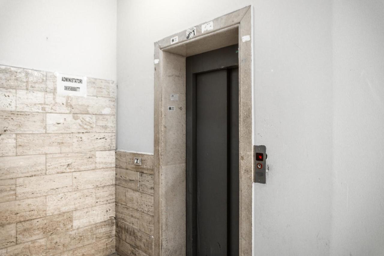 City Center Two Private Bedrooms Near Scanderbeg Square On Shared Apartment Tiranë Luaran gambar