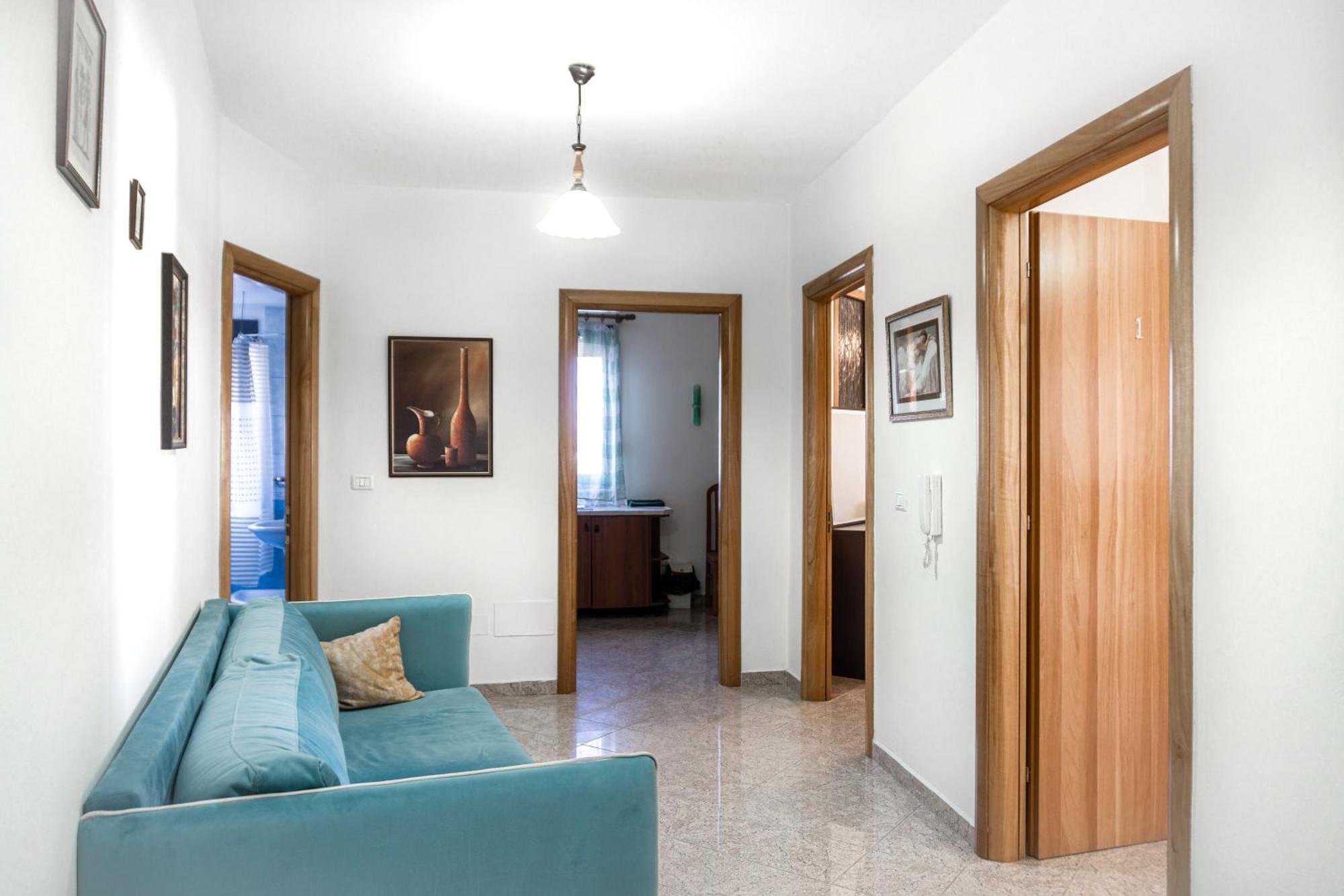 City Center Two Private Bedrooms Near Scanderbeg Square On Shared Apartment Tiranë Luaran gambar